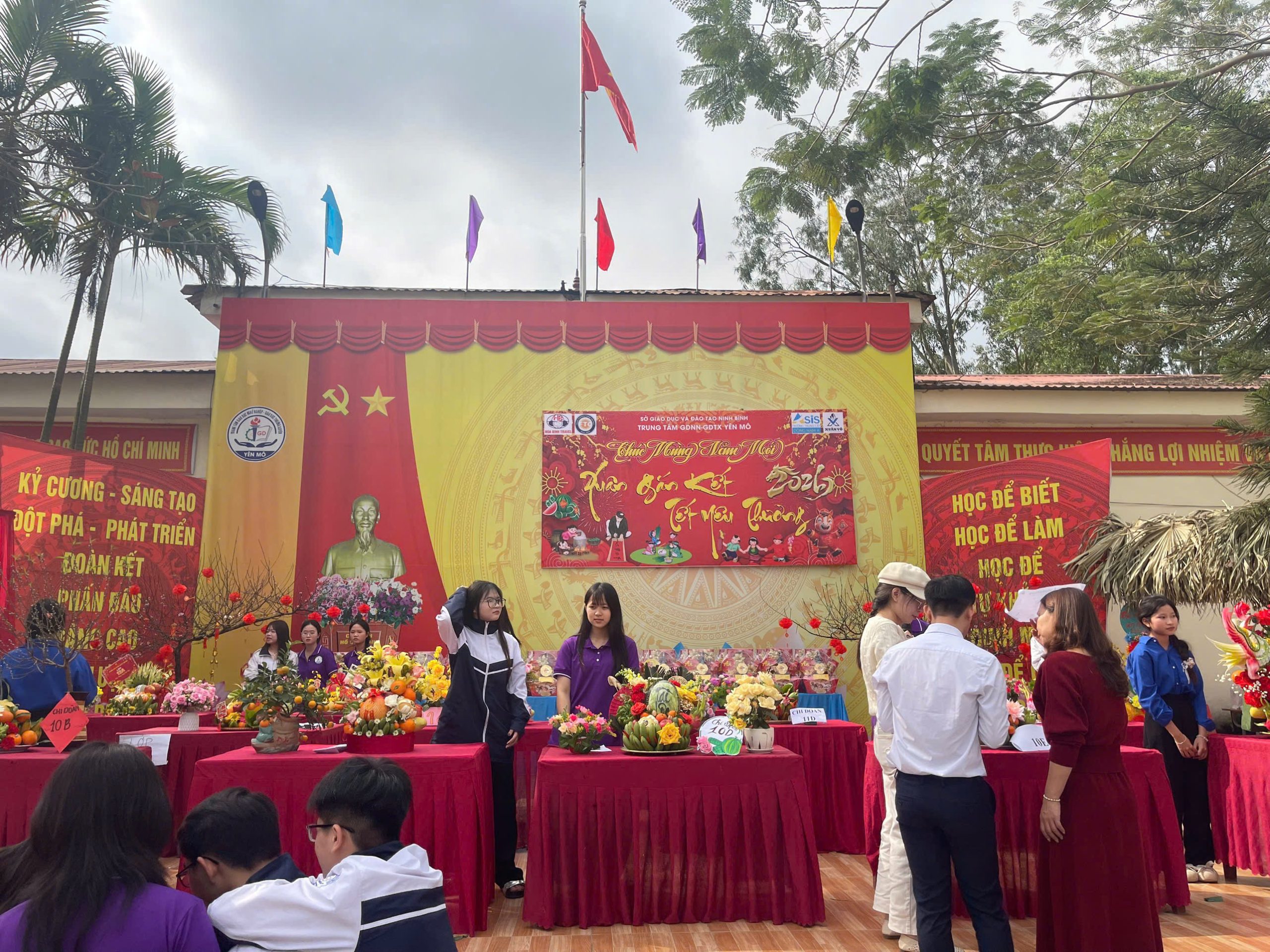 Hội thi trang trí mâm ngũ quả