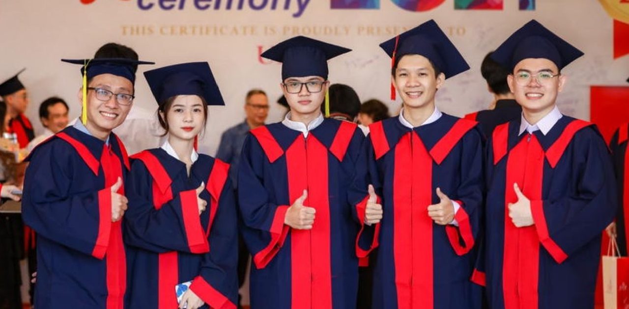 Học đại học quản trị kinh doanh hệ vừa học vừa làm